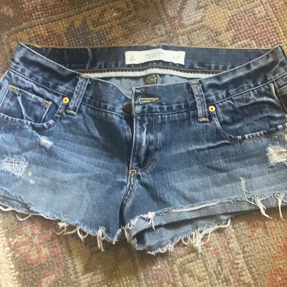 Abercrombie and Fitch Shorts size 27  / 4